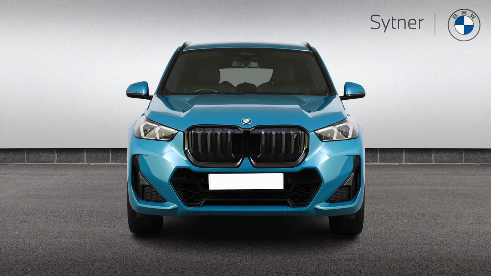 BMW iX1 view 16