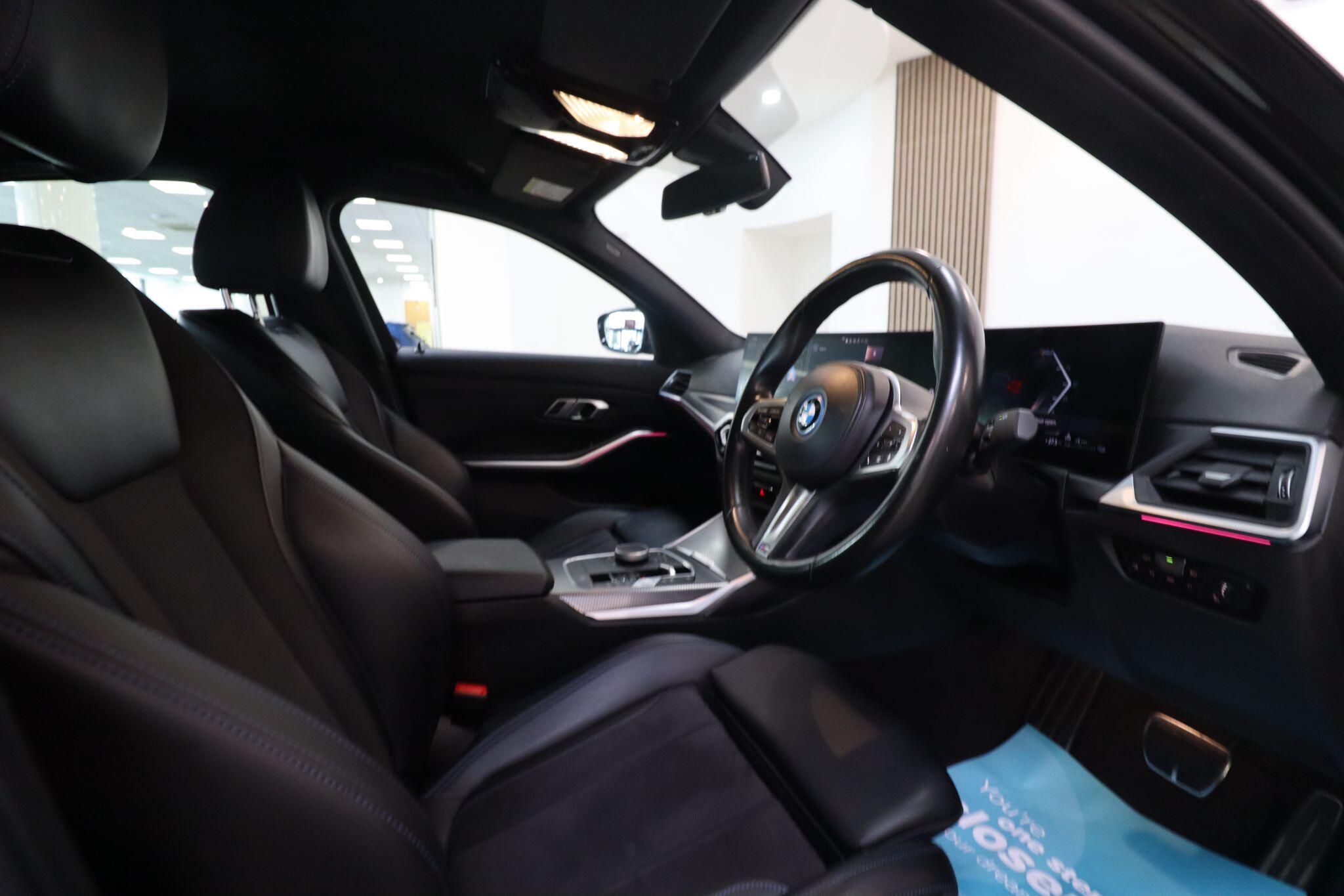 BMW 3 Series view 14