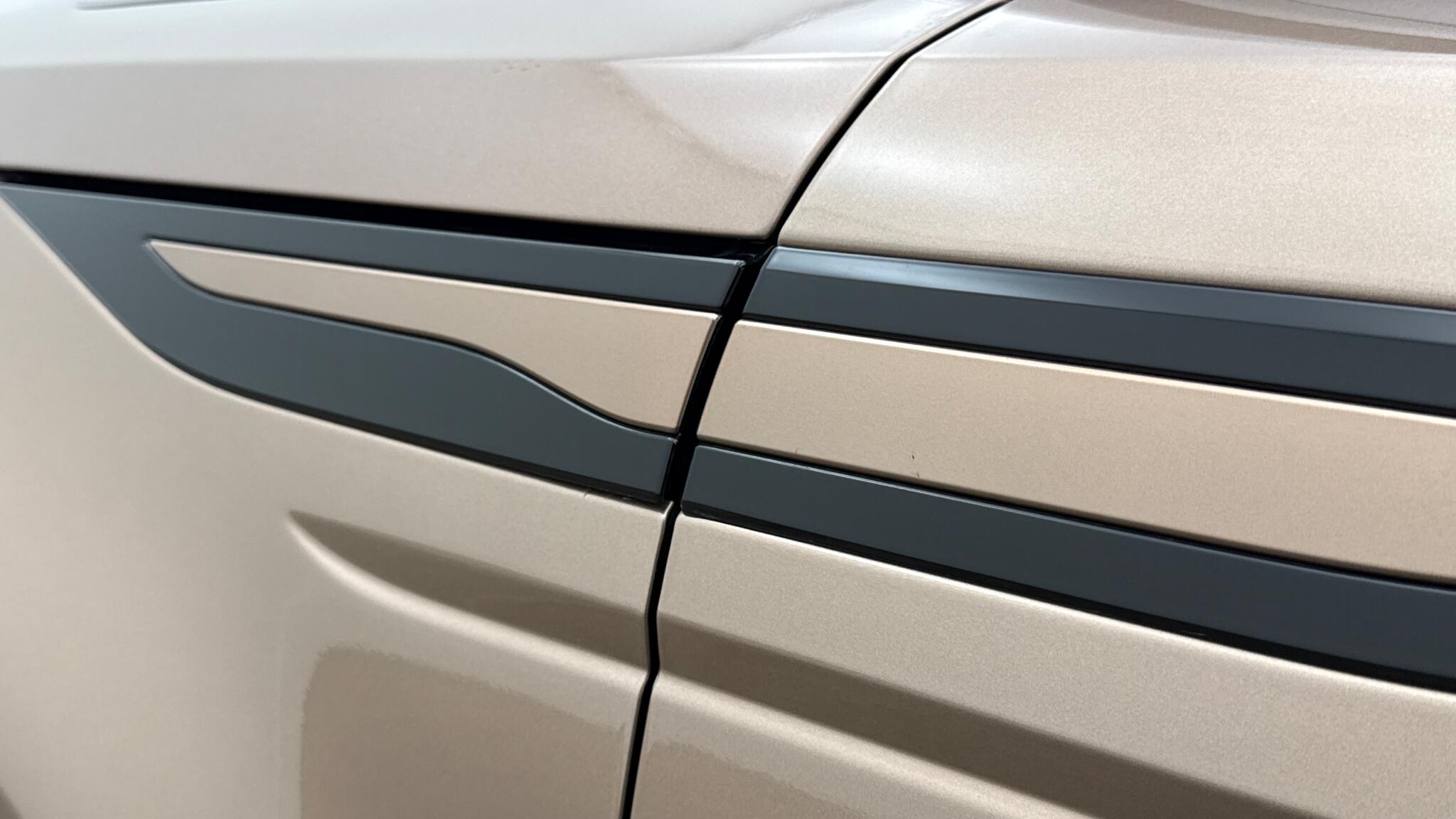 Land Rover Range Rover Evoque view 20