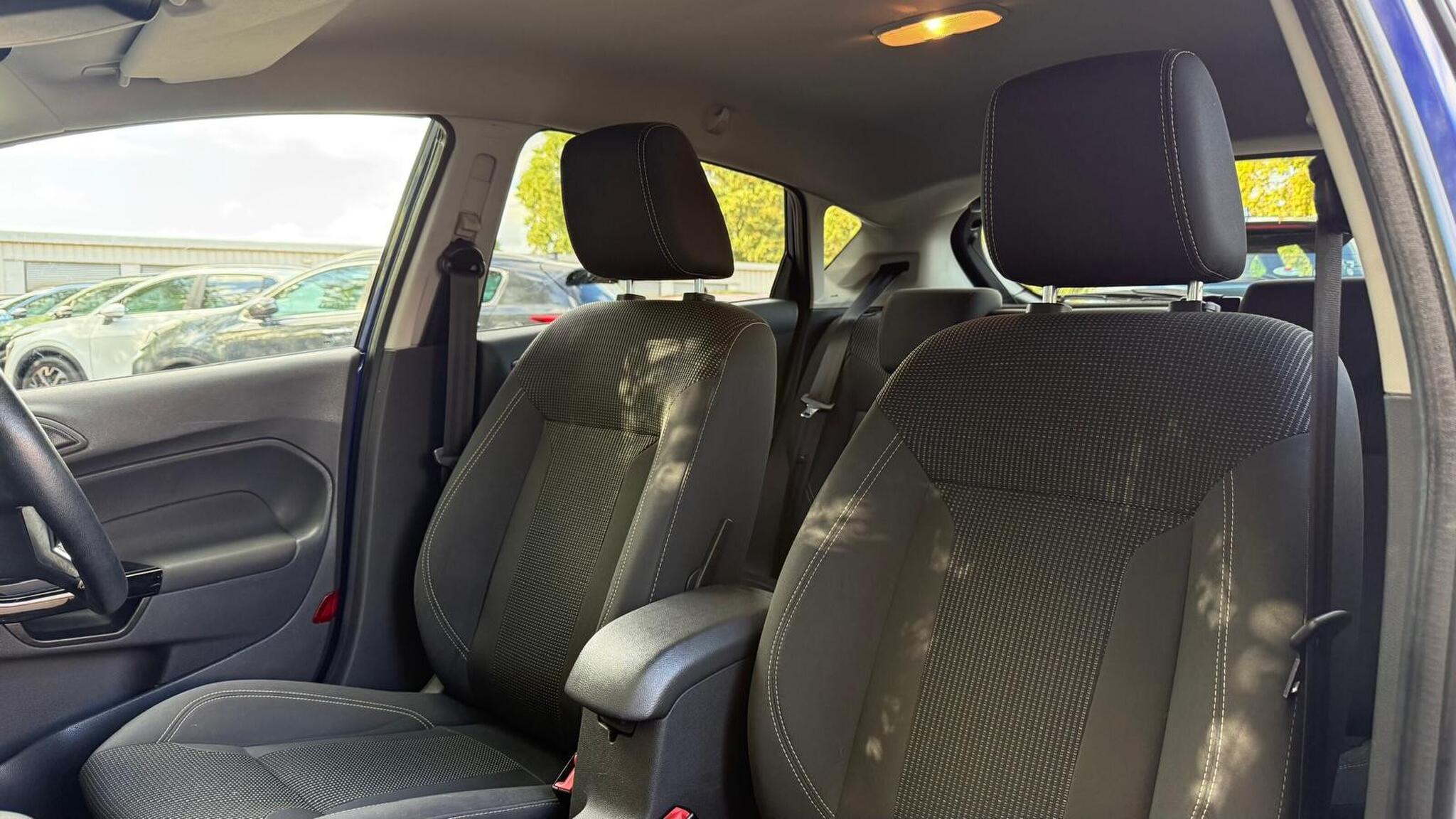 Ford Fiesta view 25