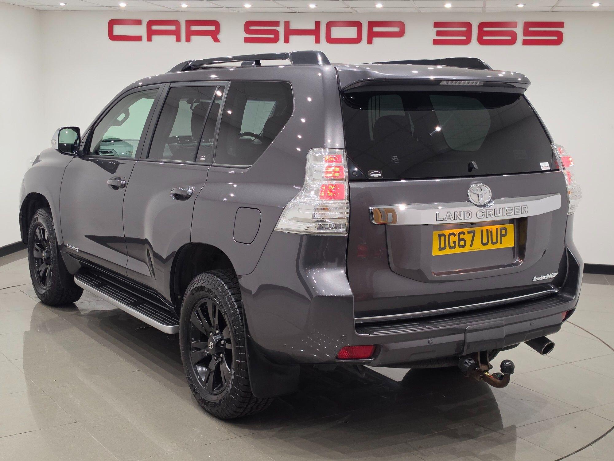 Toyota Land Cruiser view 17