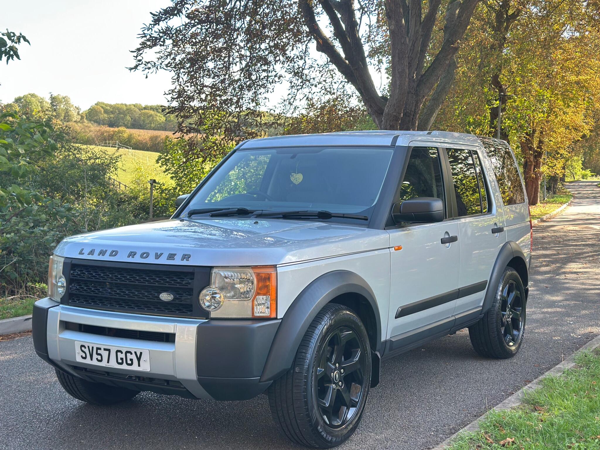 2007 Land Rover Discovery 3 image 2
