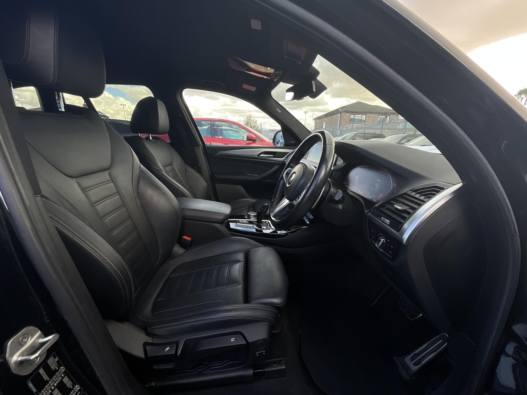 BMW X3 view 9