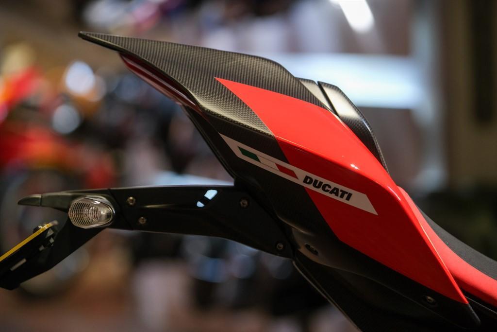 Ducati Superleggera V4 view 3