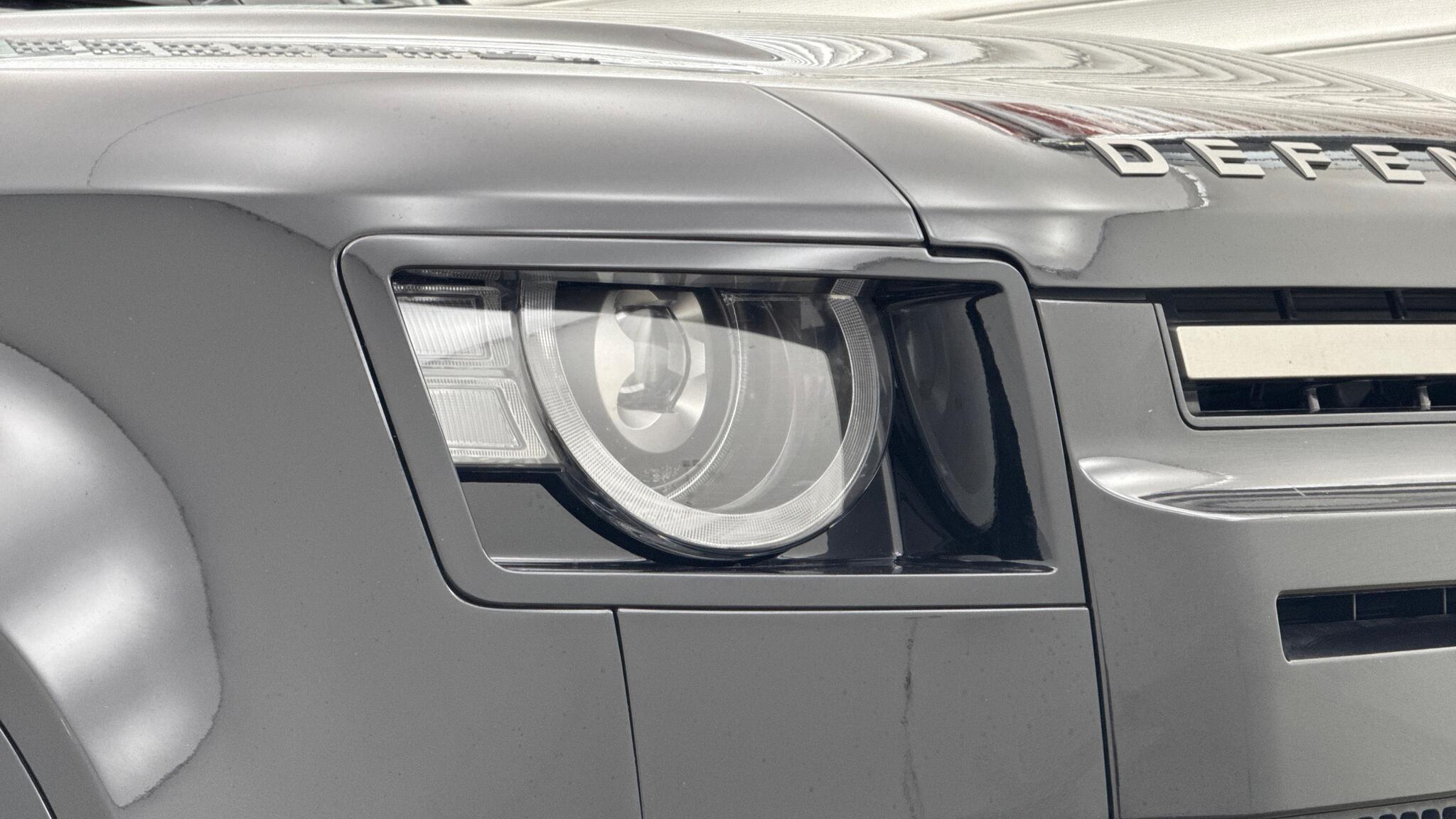 Land Rover Defender view 17