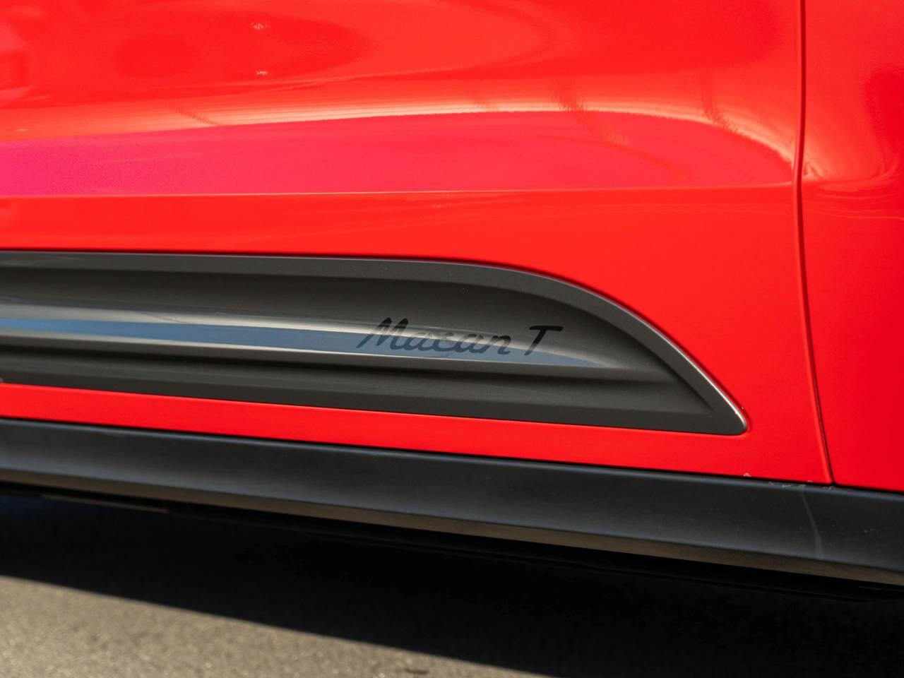 Porsche Macan view 18