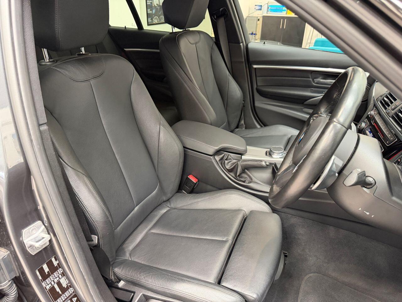 BMW 3 Series view 27