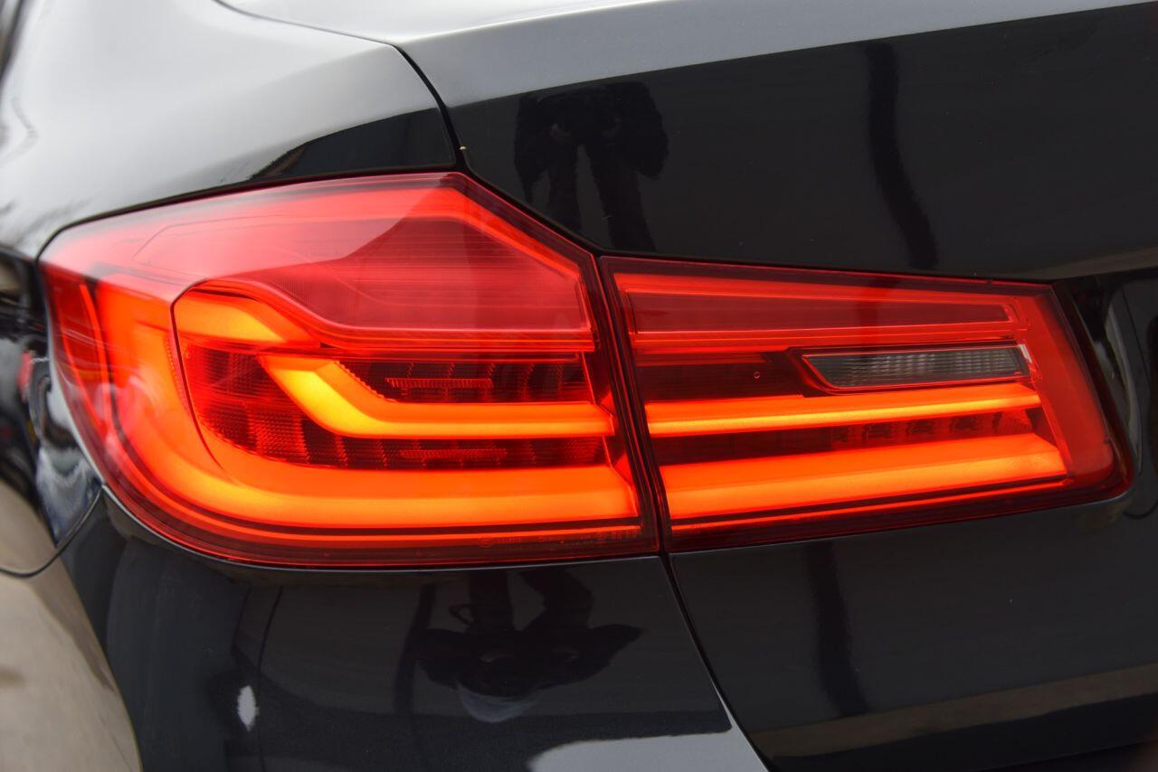 BMW 5 Series view 19
