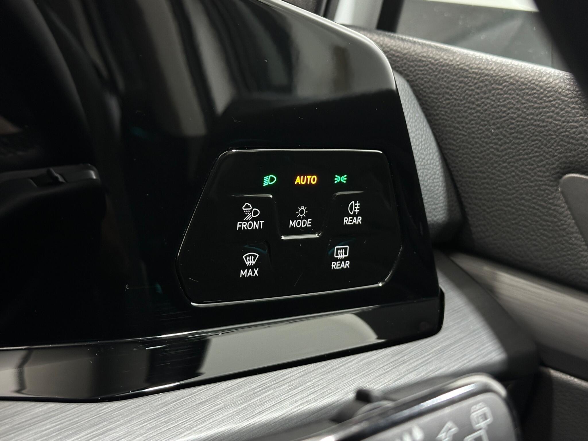 Volkswagen Golf view 19