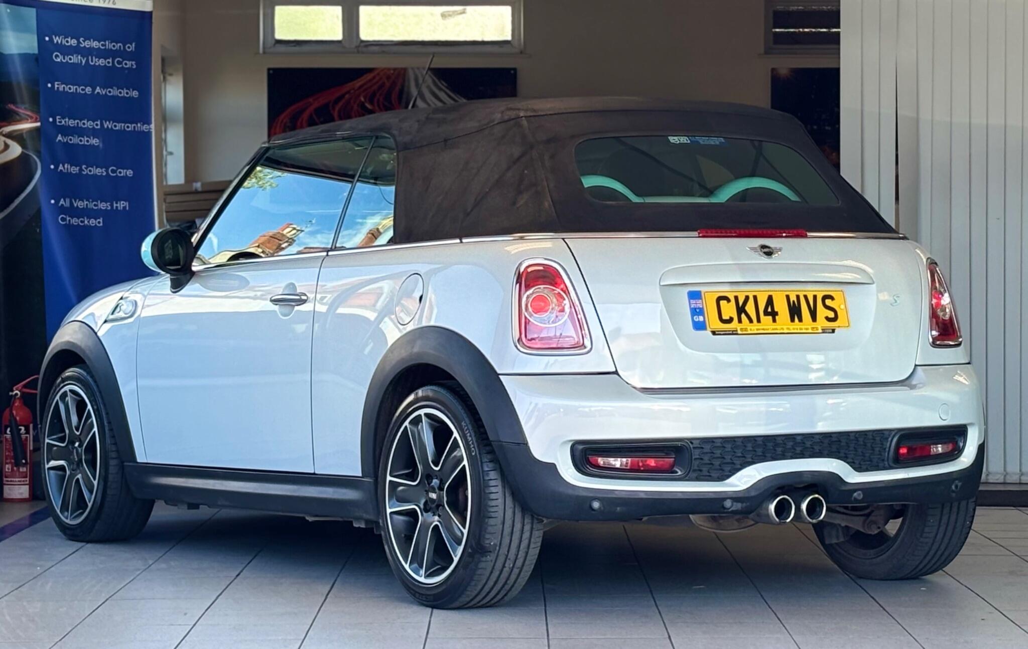 Mini Convertible view 4
