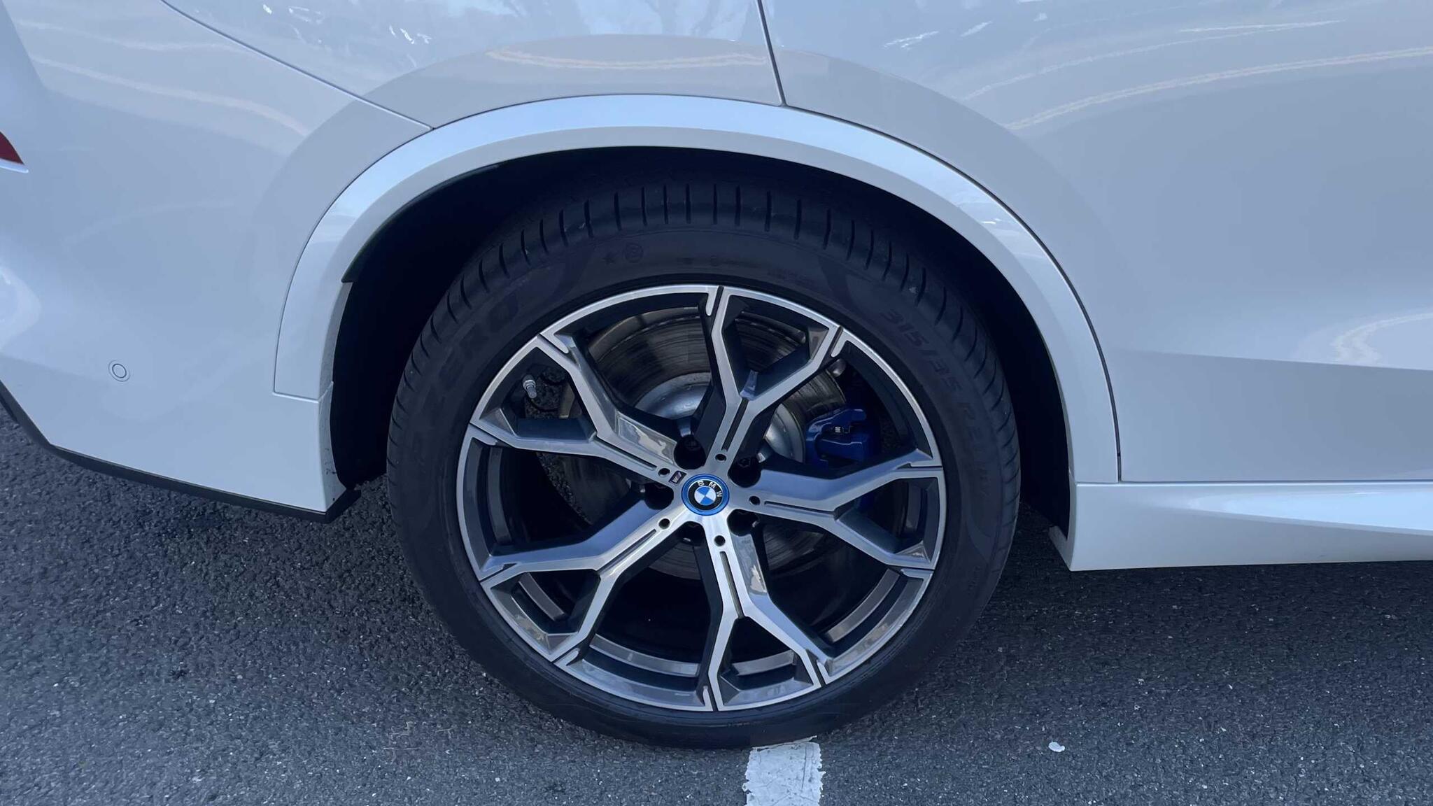 BMW X5 view 18