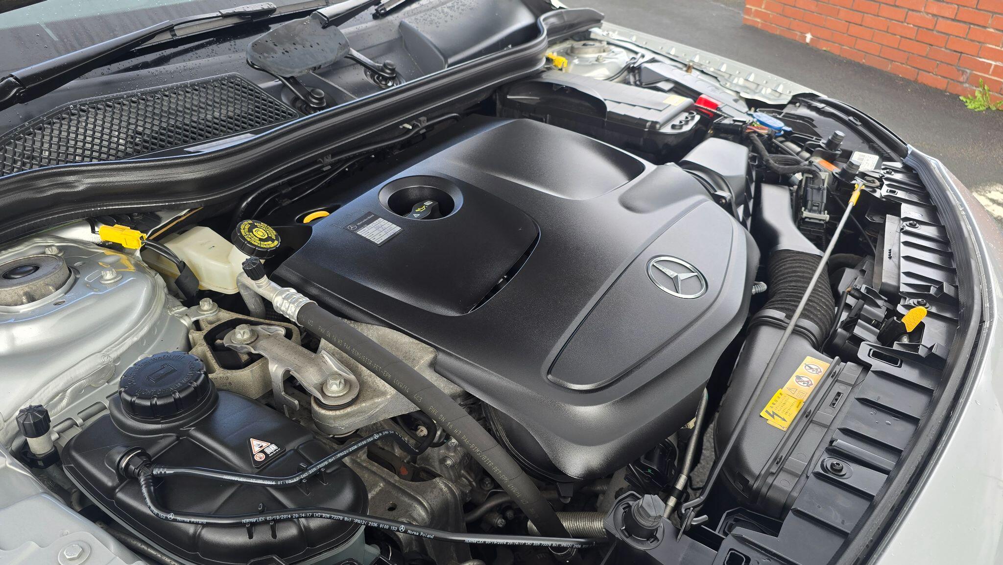 Mercedes-Benz GLA view 21