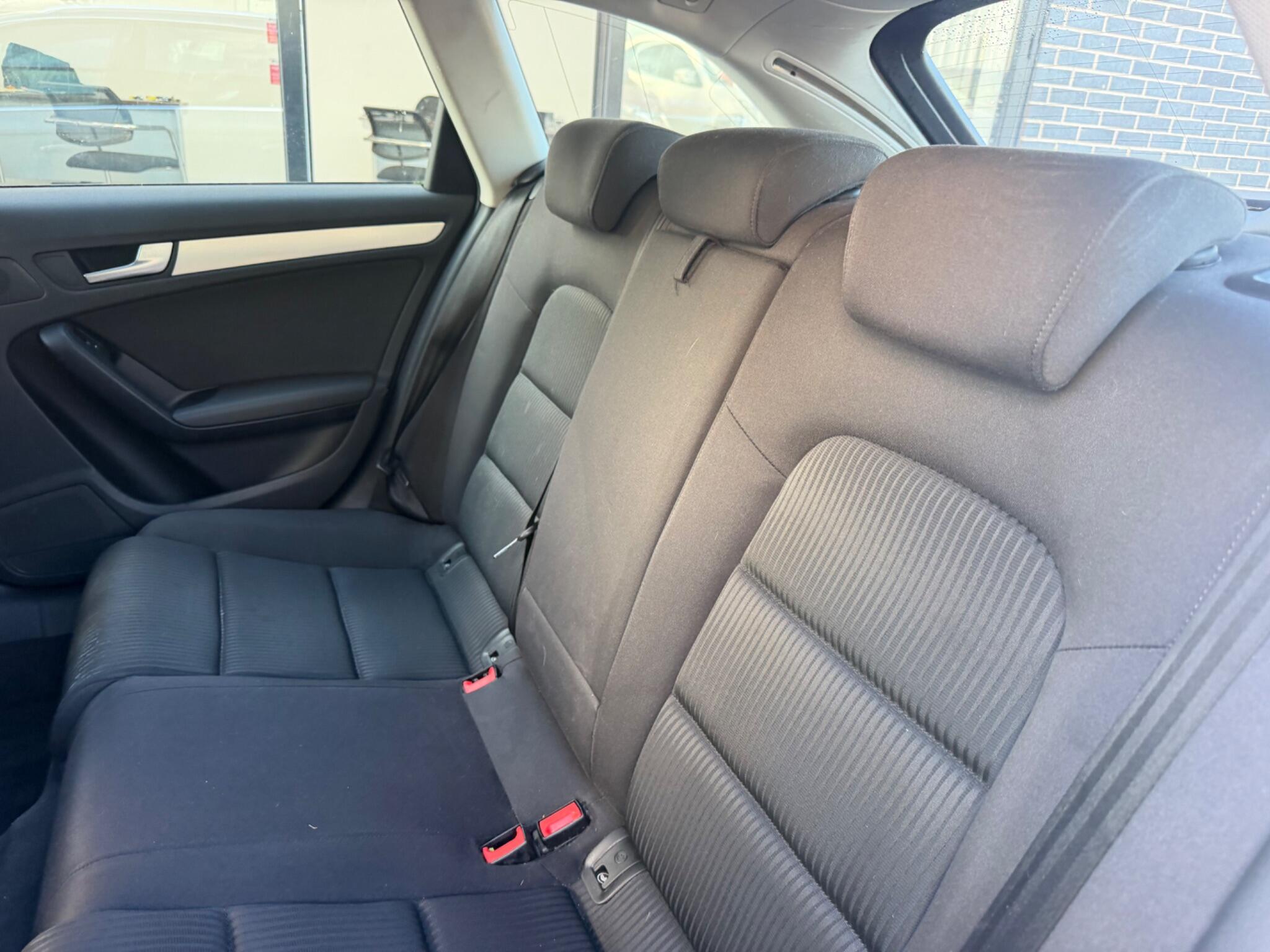 Audi A4 view 27