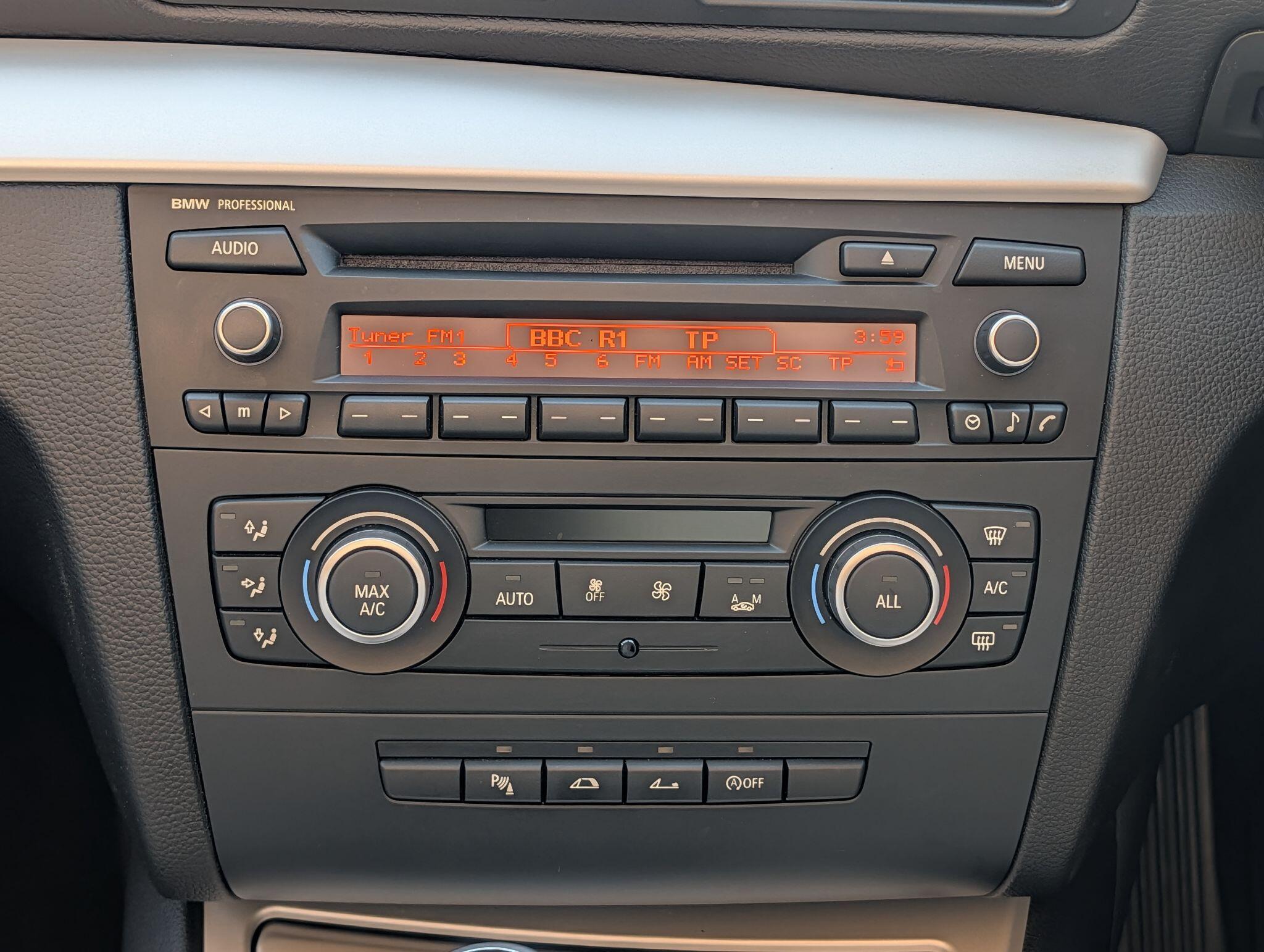 BMW 1 Series view 36