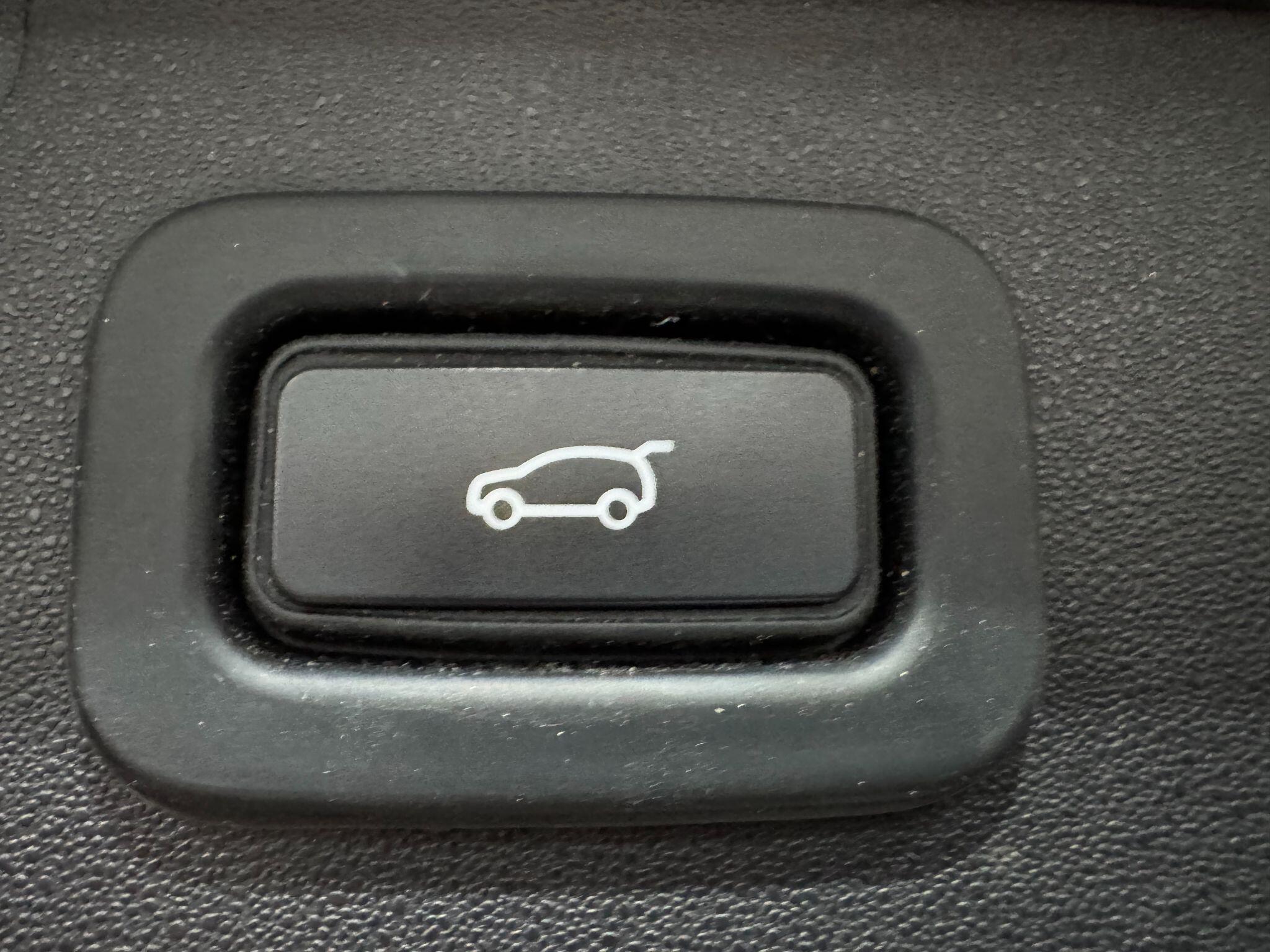 Land Rover Discovery Sport view 62