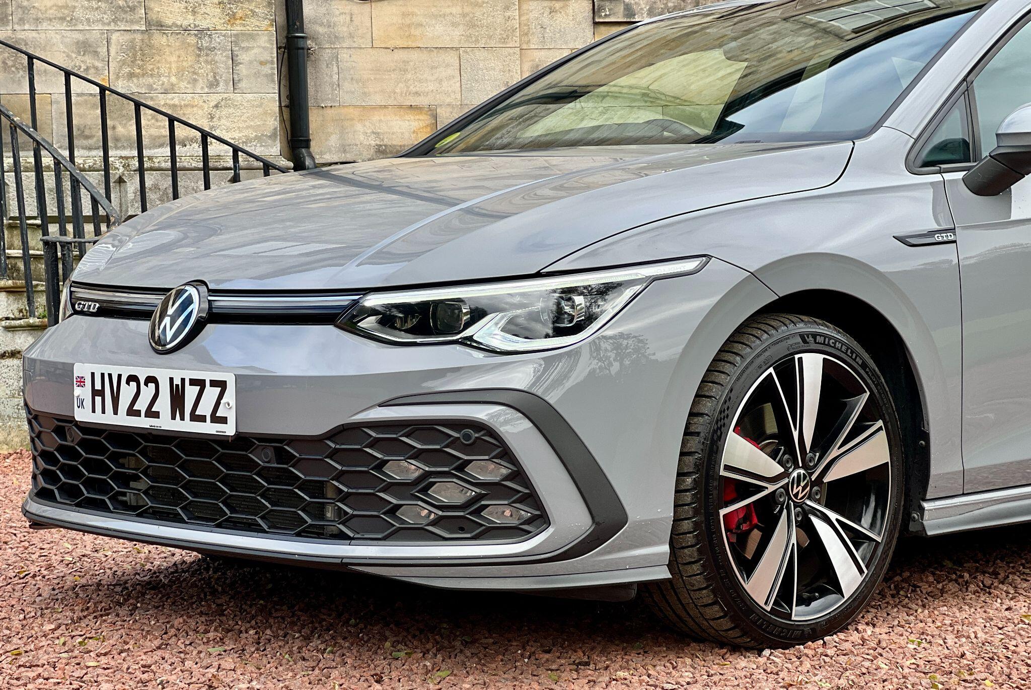 Volkswagen Golf view 4