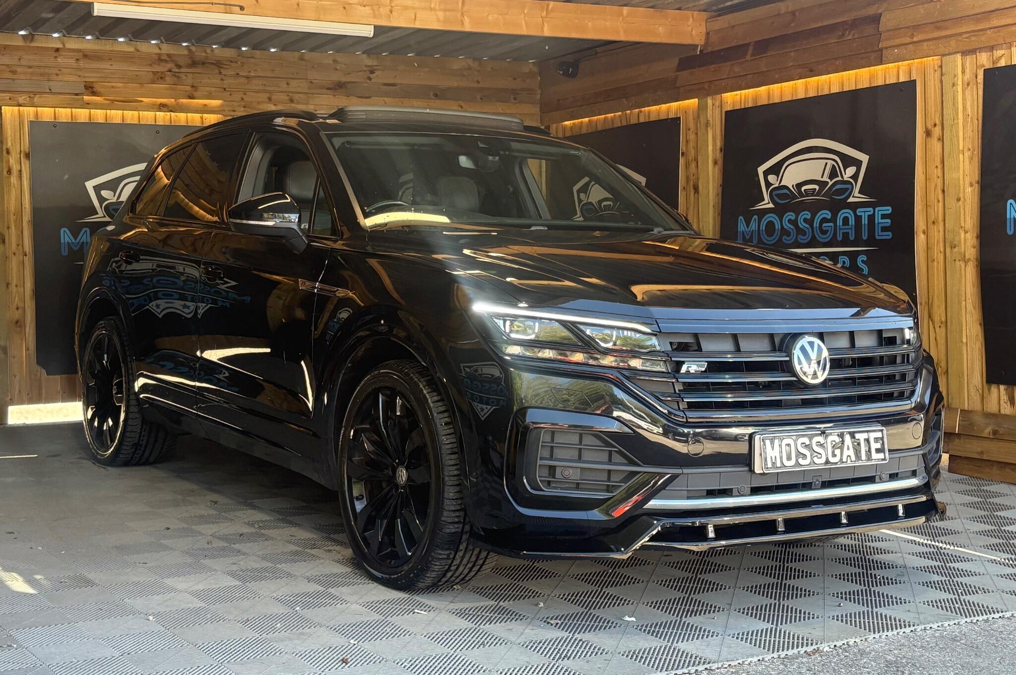Volkswagen Touareg view 2