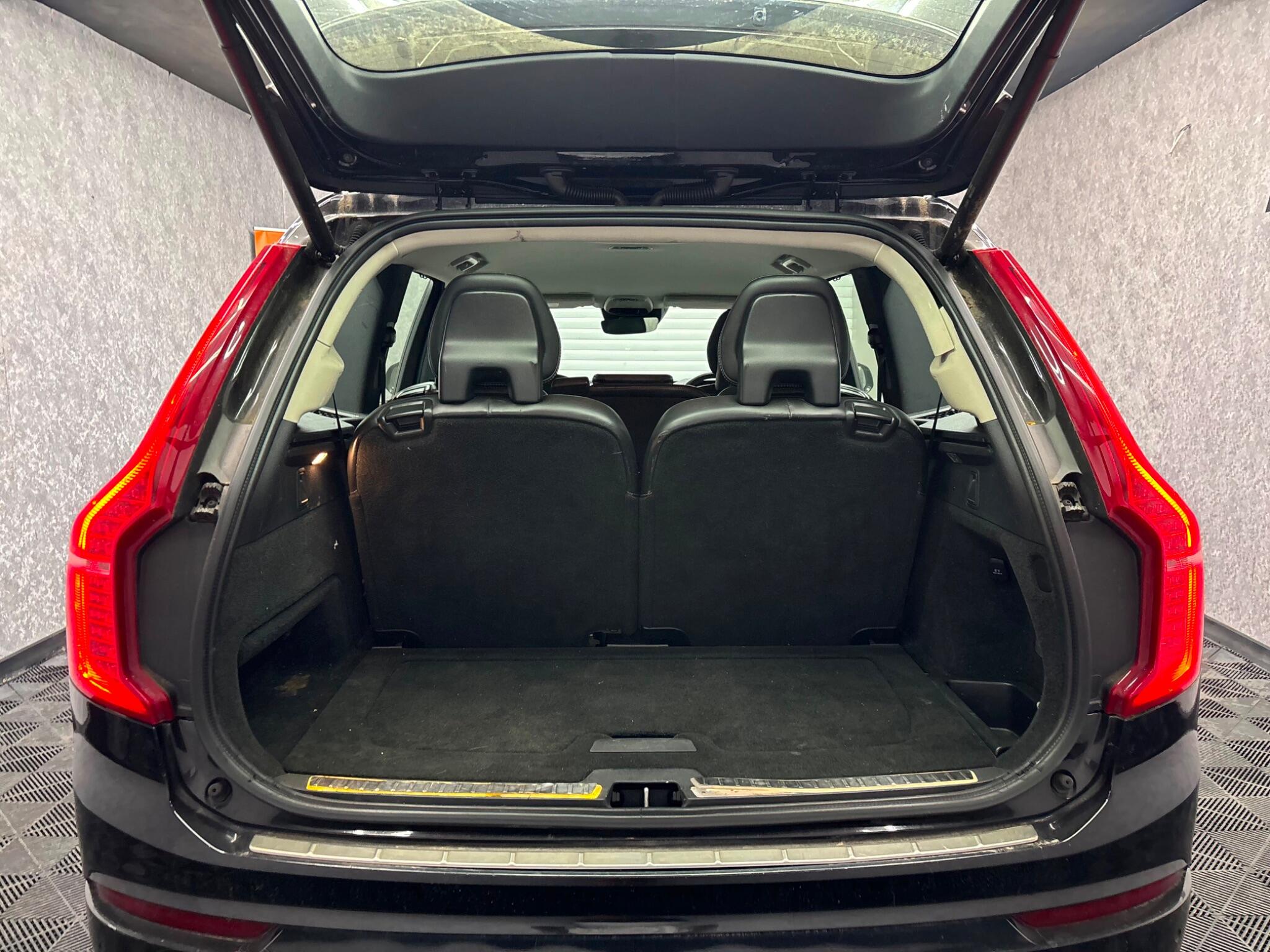 Volvo XC90 view 23
