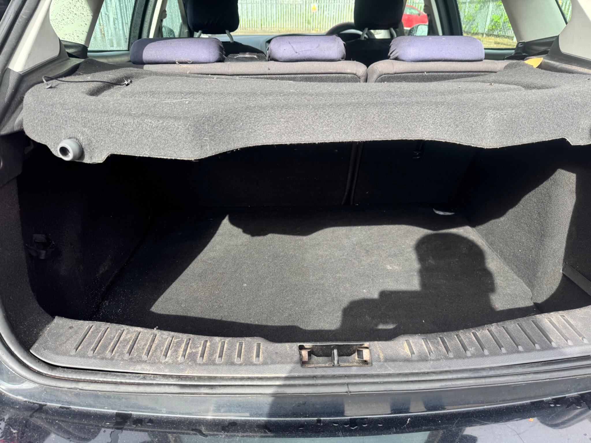 Ford Focus view 41