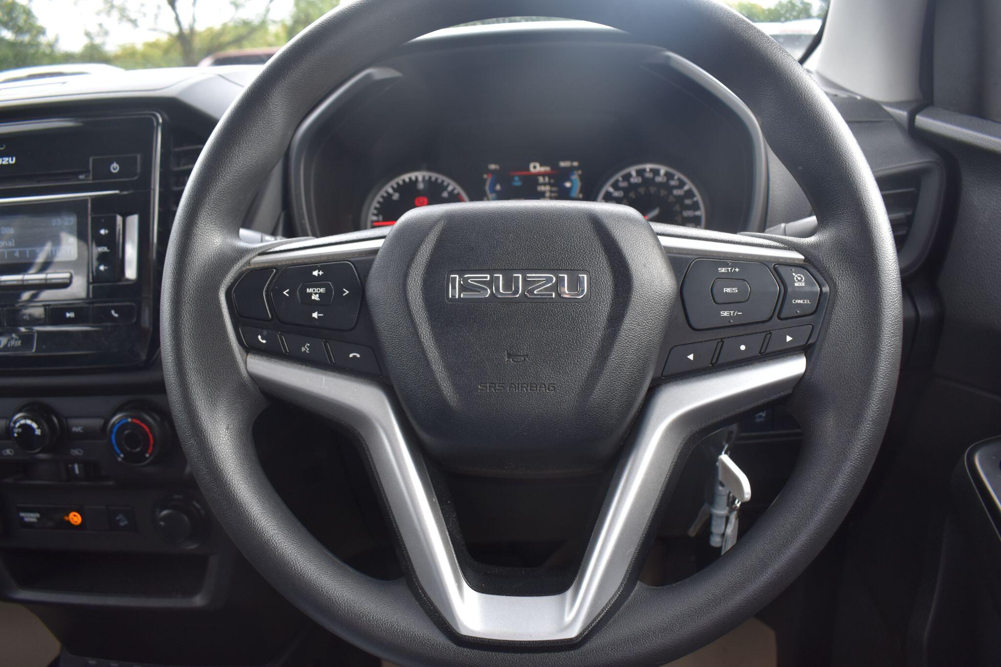 D-Max - 1.9 TD Utility 4WD Euro 6 (s/s) 4dr - Image 21