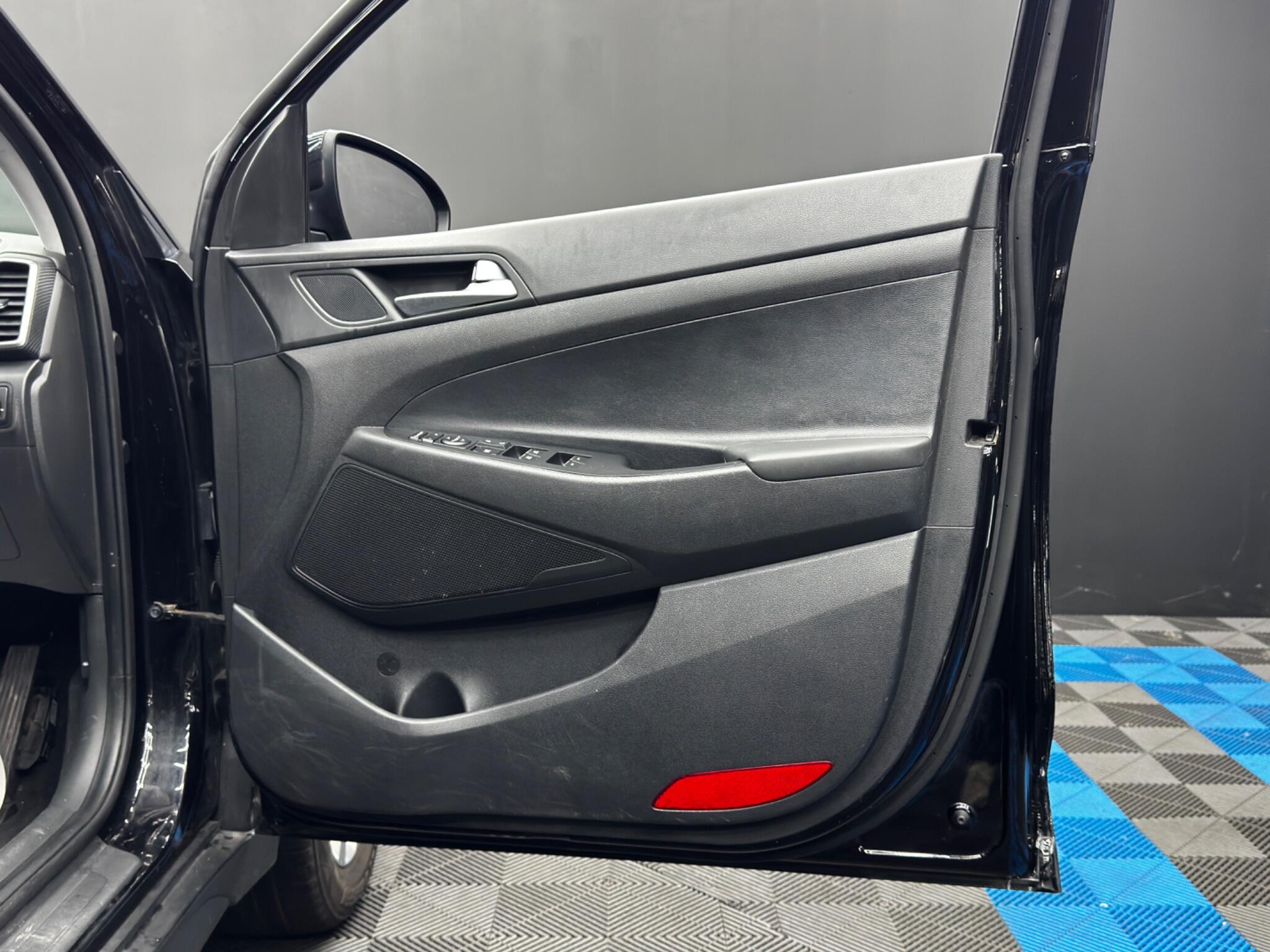 Hyundai Tucson view 35