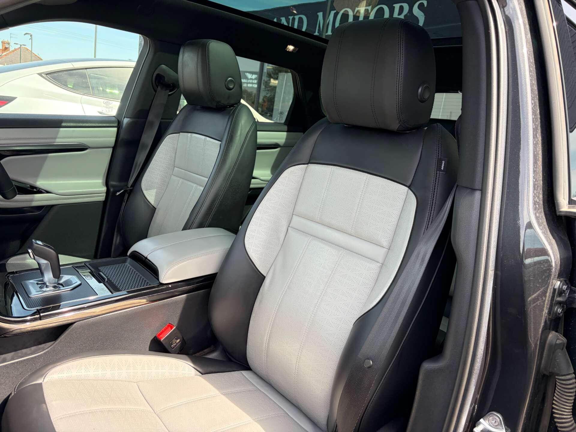 Land Rover Range Rover Evoque view 17