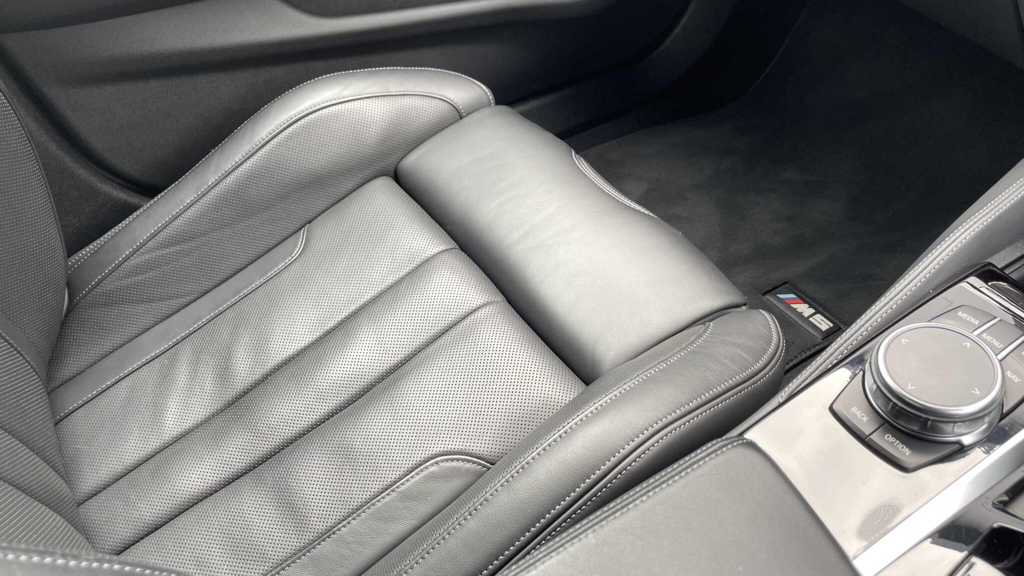 BMW M5 view 26