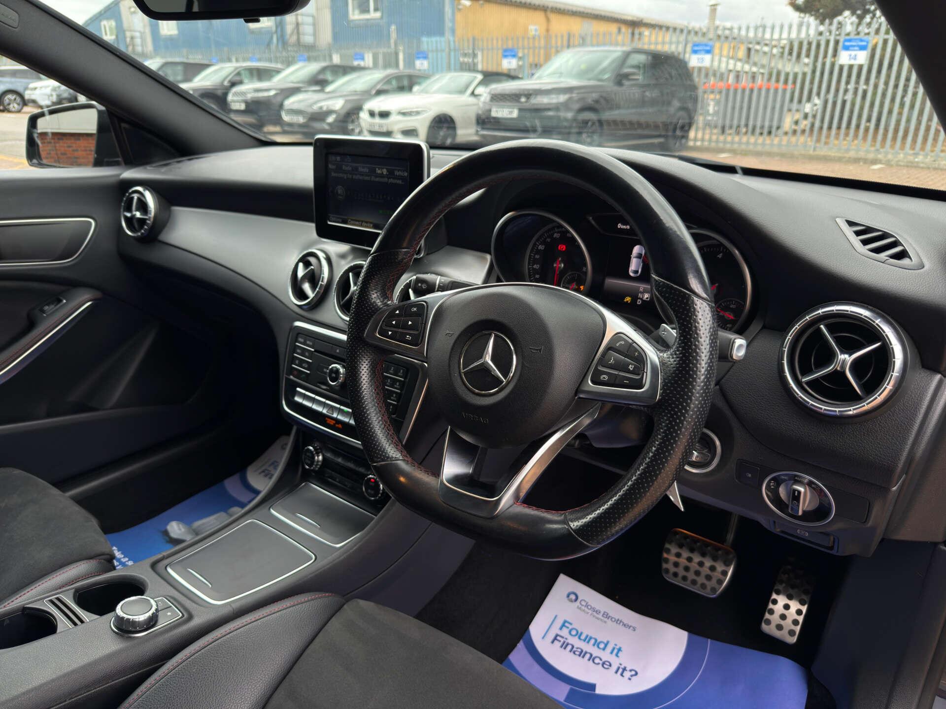 Mercedes-Benz Cla view 12