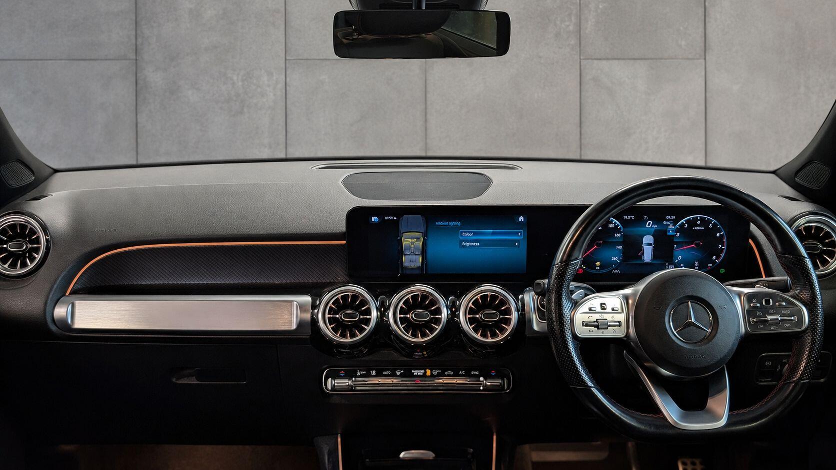 Mercedes-Benz GLB view 10
