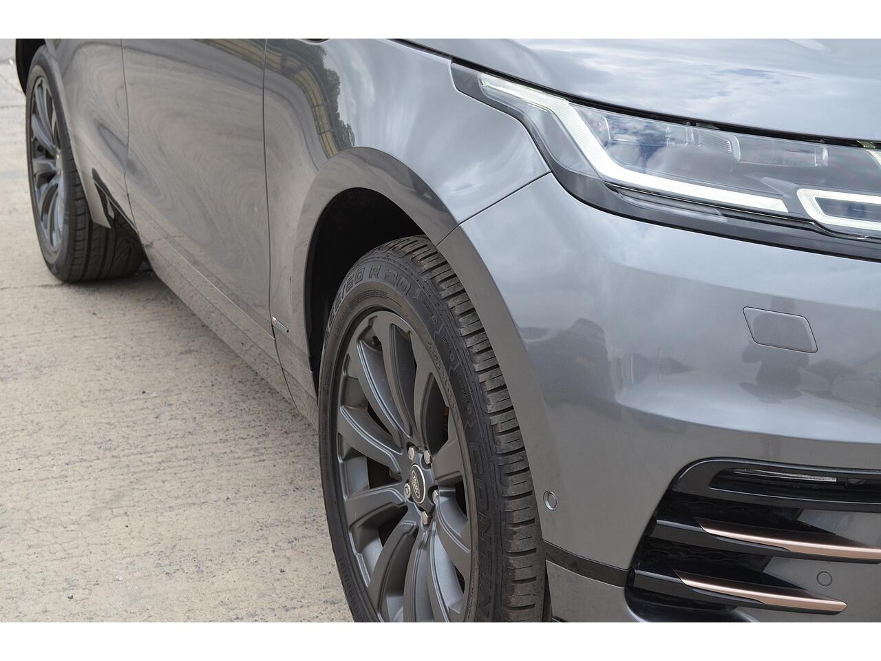 Land Rover Range Rover Velar view 39