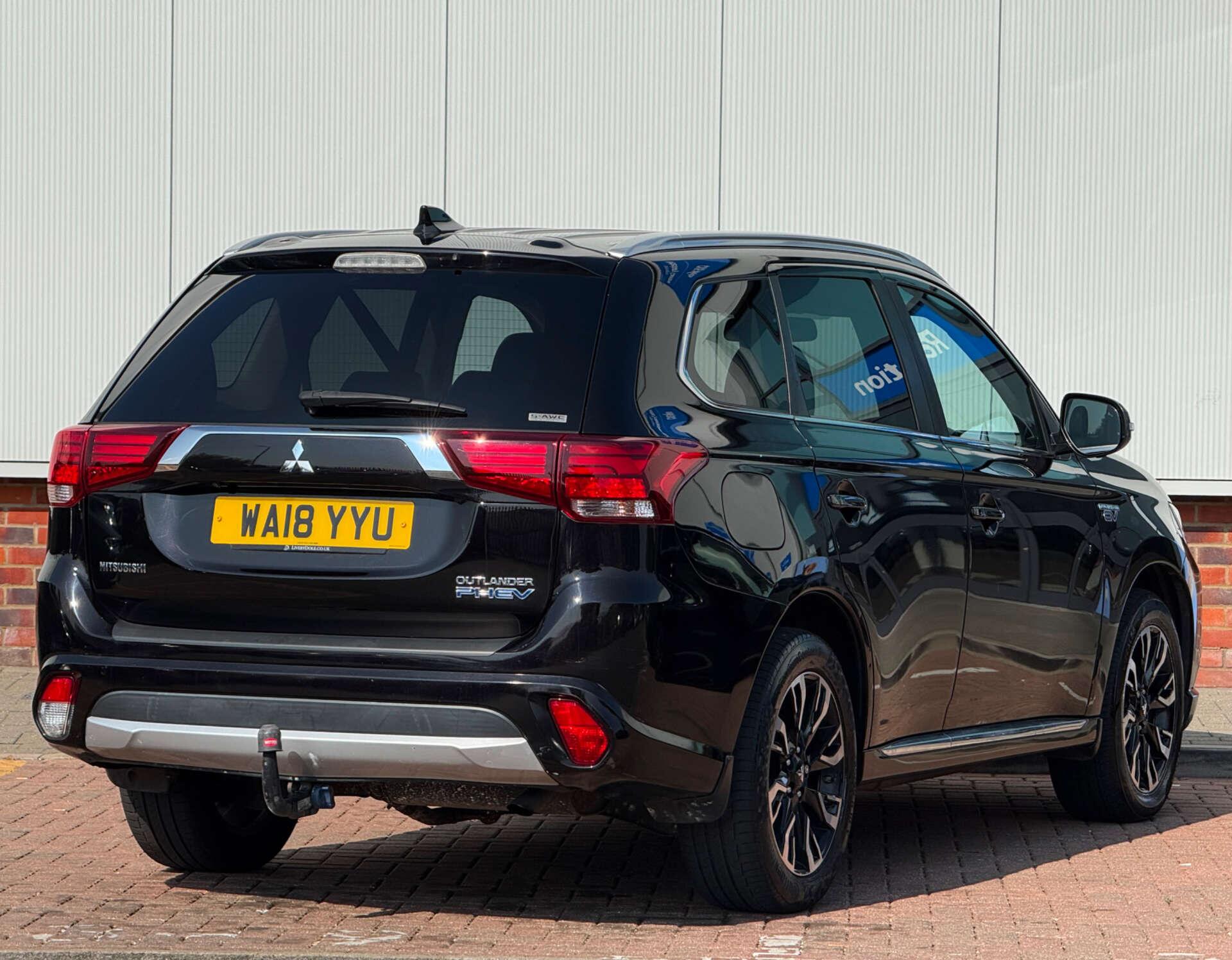 Mitsubishi Outlander view 5