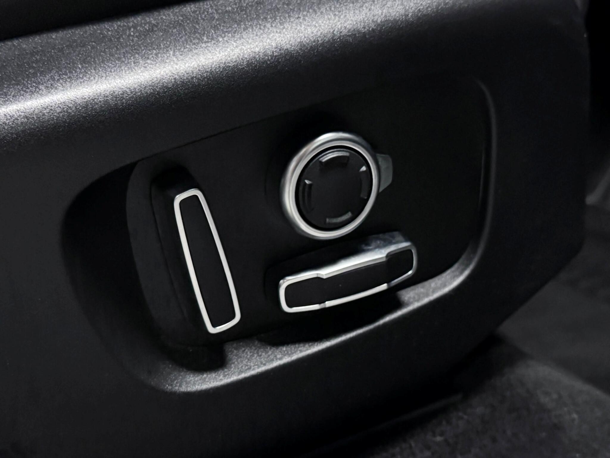 Land Rover Range Rover Evoque view 29