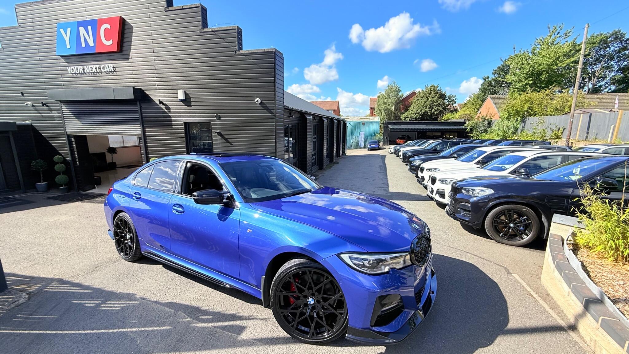 BMW 3 Series view 4