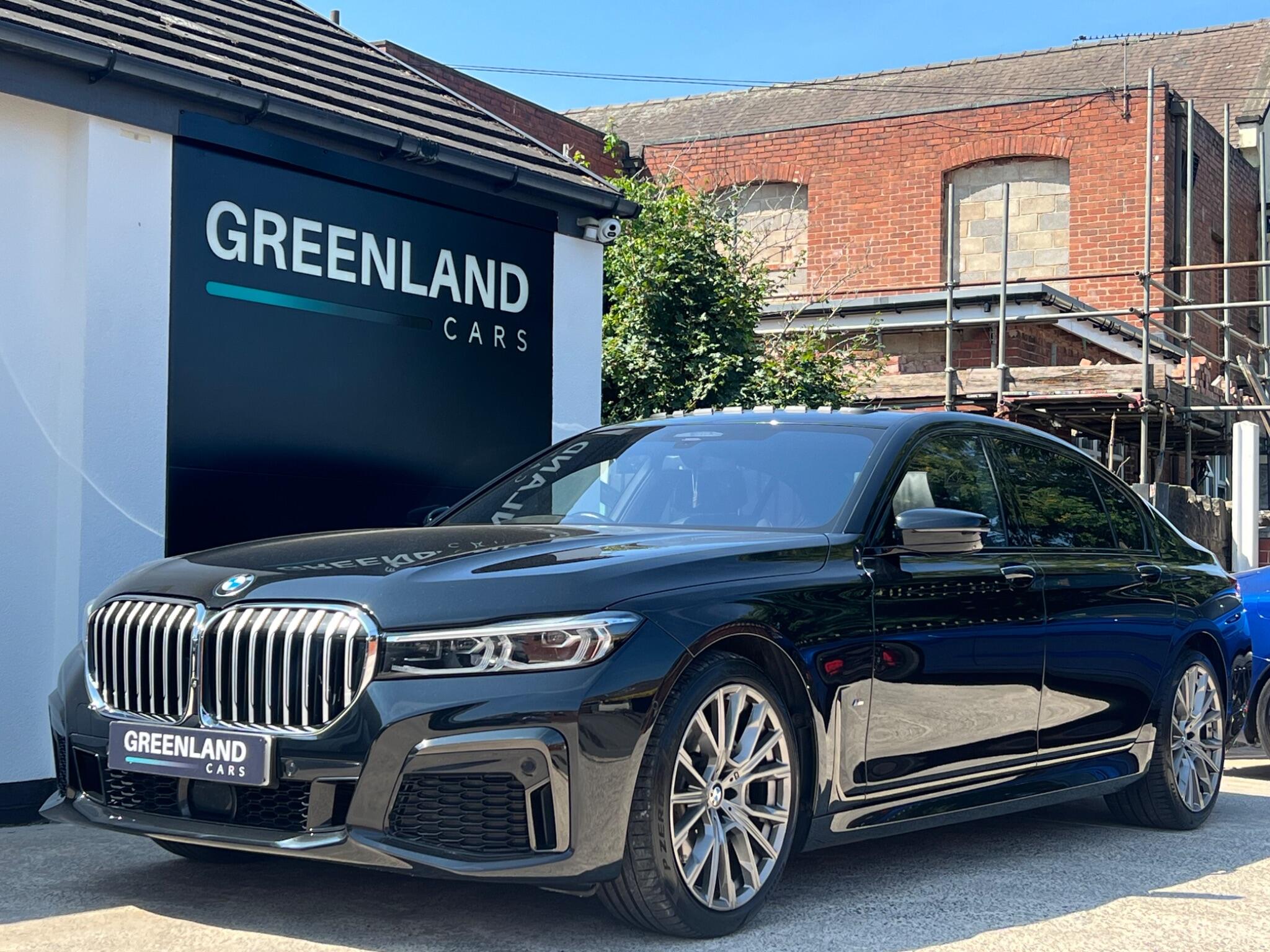 BMW 7 Series view 33