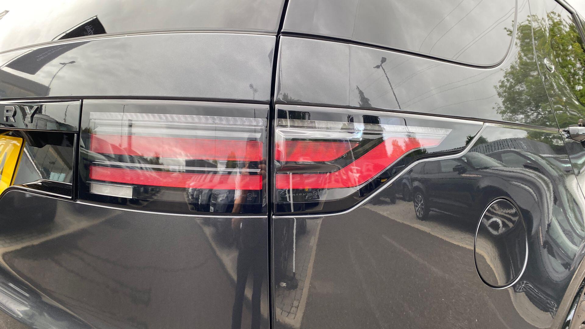 Land Rover Discovery view 26
