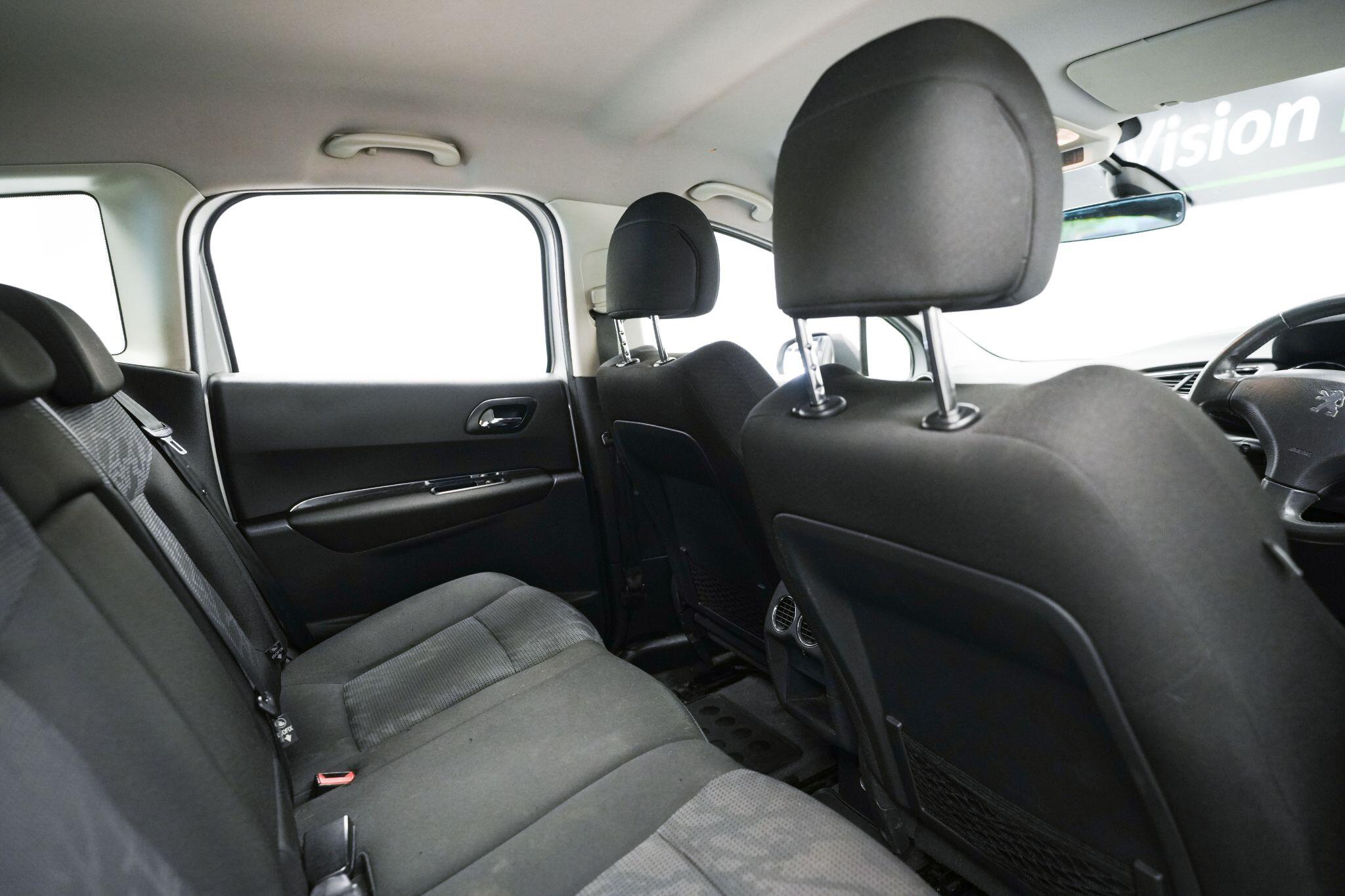 Peugeot 3008 view 14
