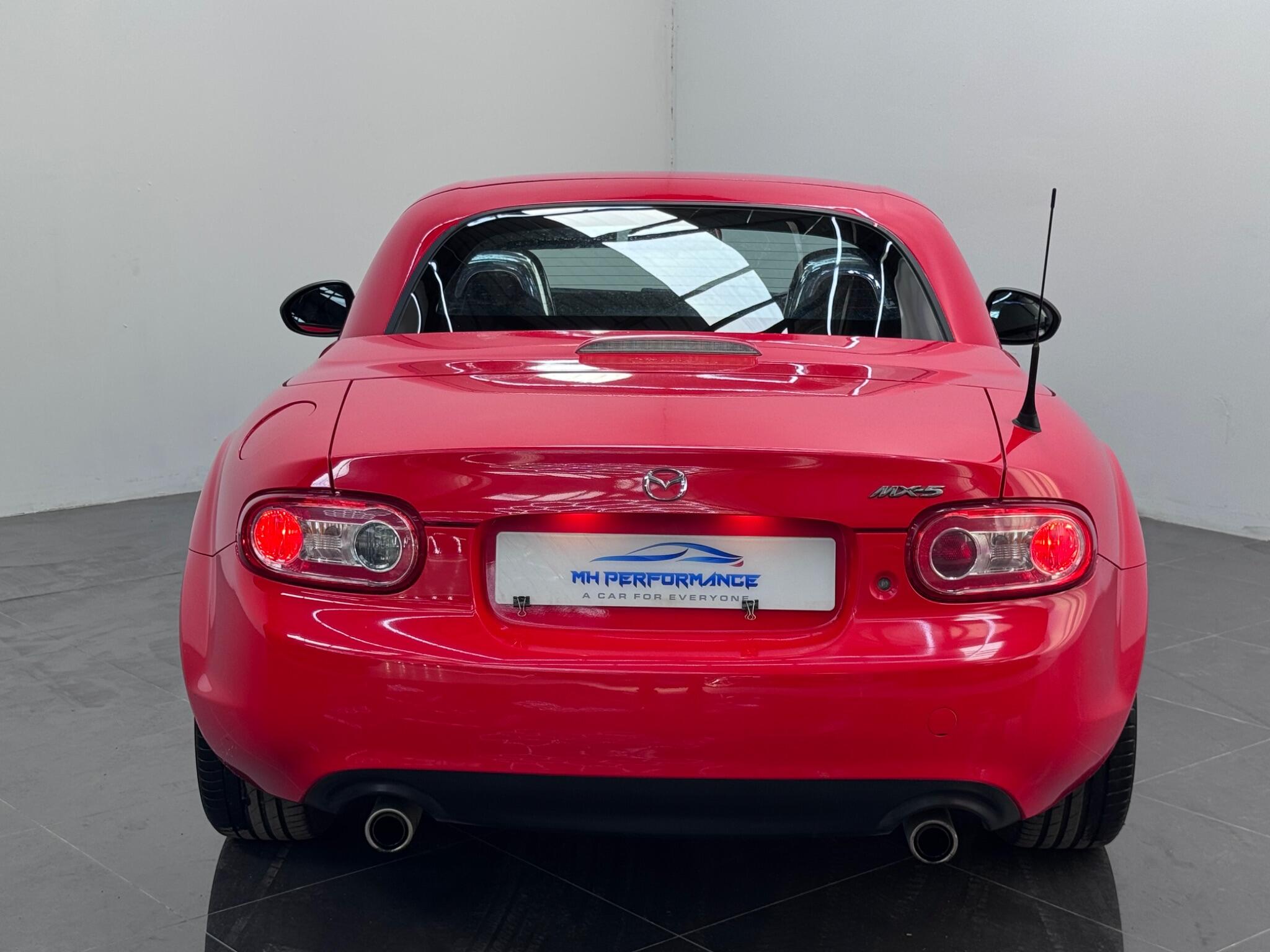 Mazda MX-5 view 4