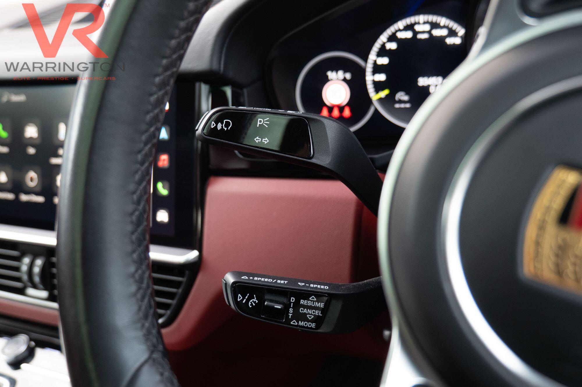 Porsche Cayenne view 11