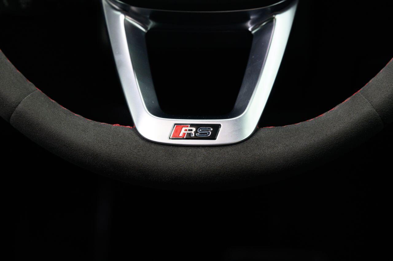 Audi RS Q8 view 42