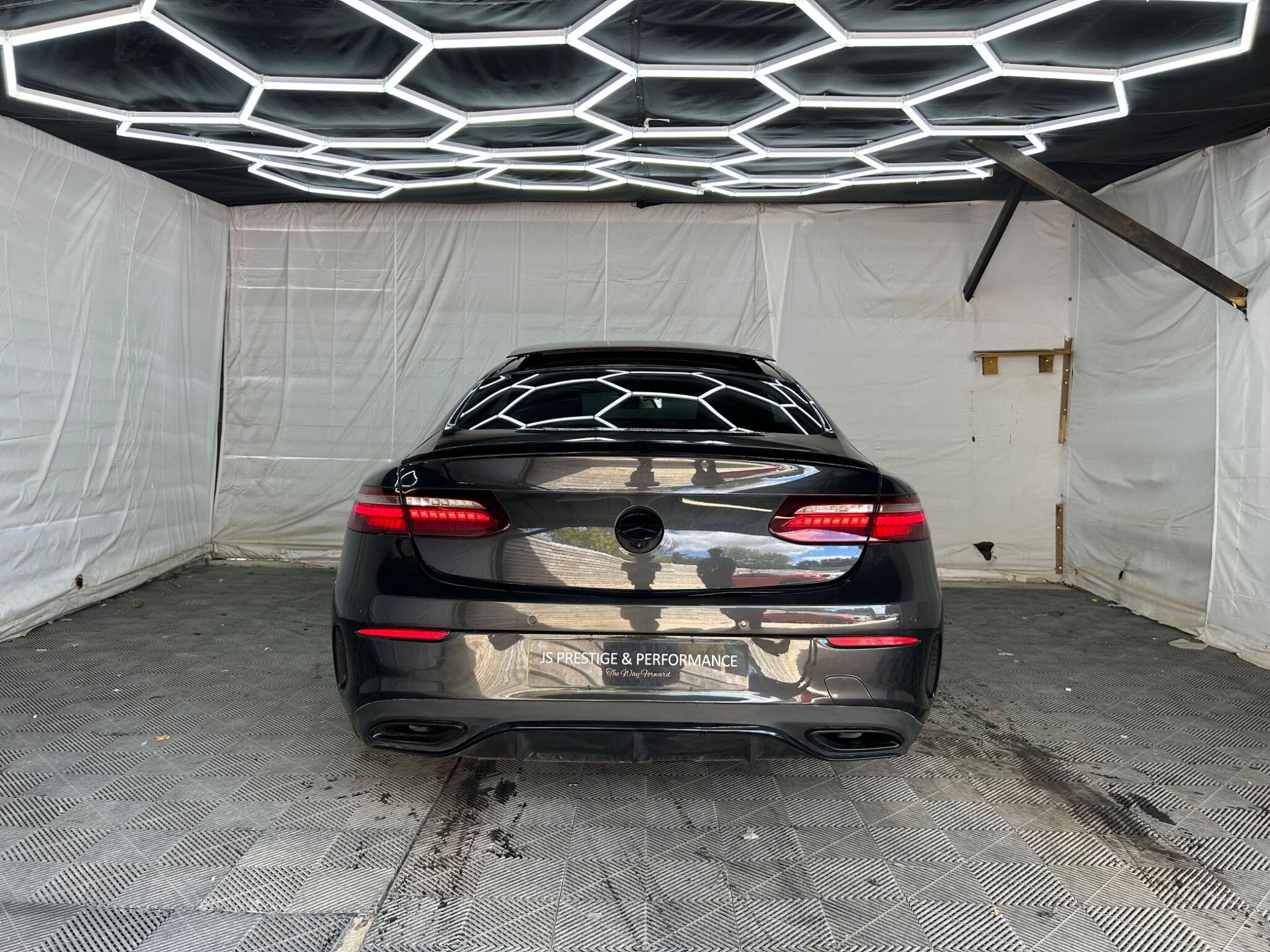 Mercedes-Benz E Class view 4
