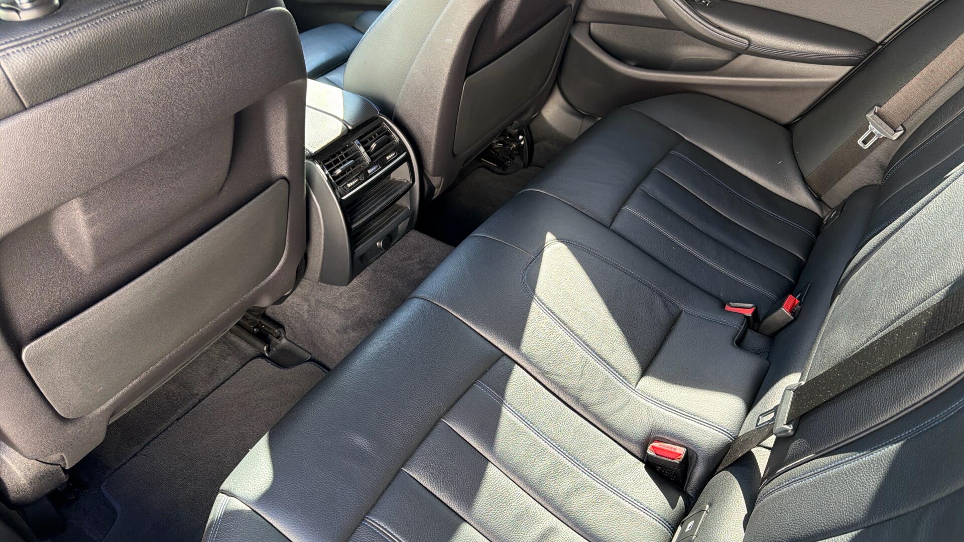 BMW 5 Series view 49