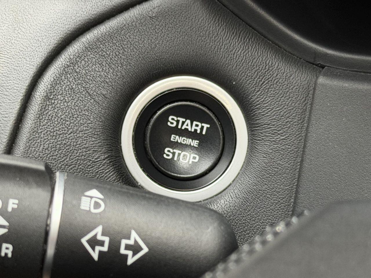 Land Rover Range Rover Velar view 39