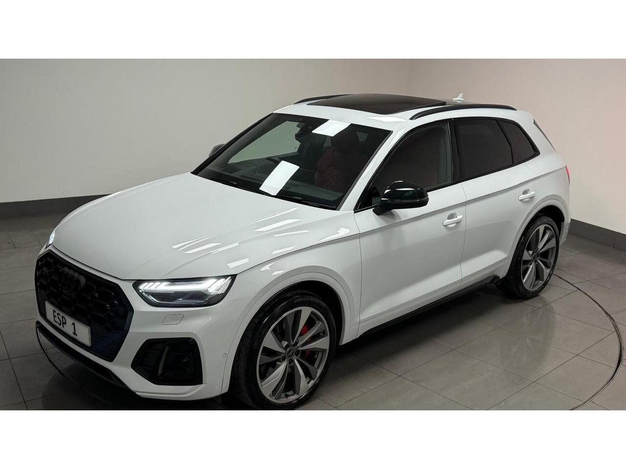 Audi SQ5 view 12