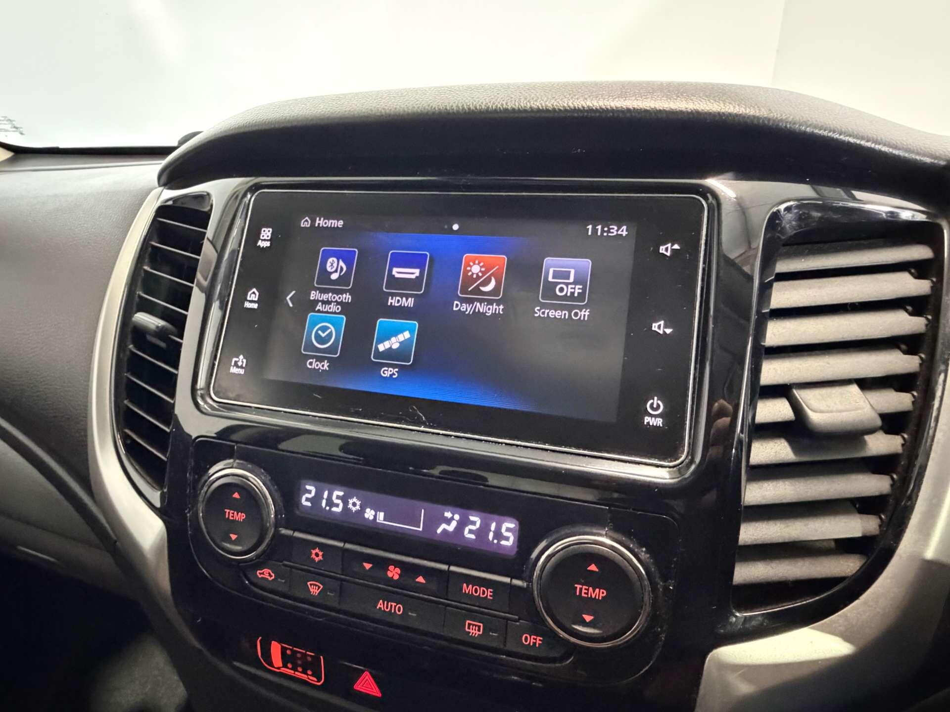 Mitsubishi L200 view 40