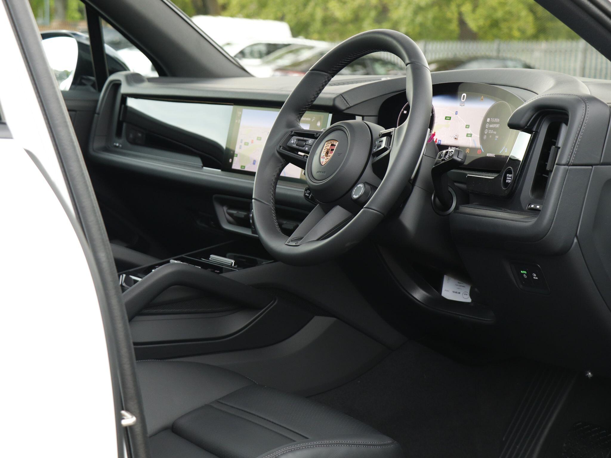Porsche Cayenne view 11