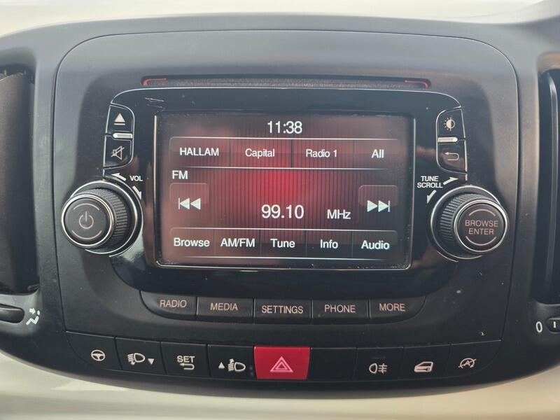 2014 Fiat 500L image 44