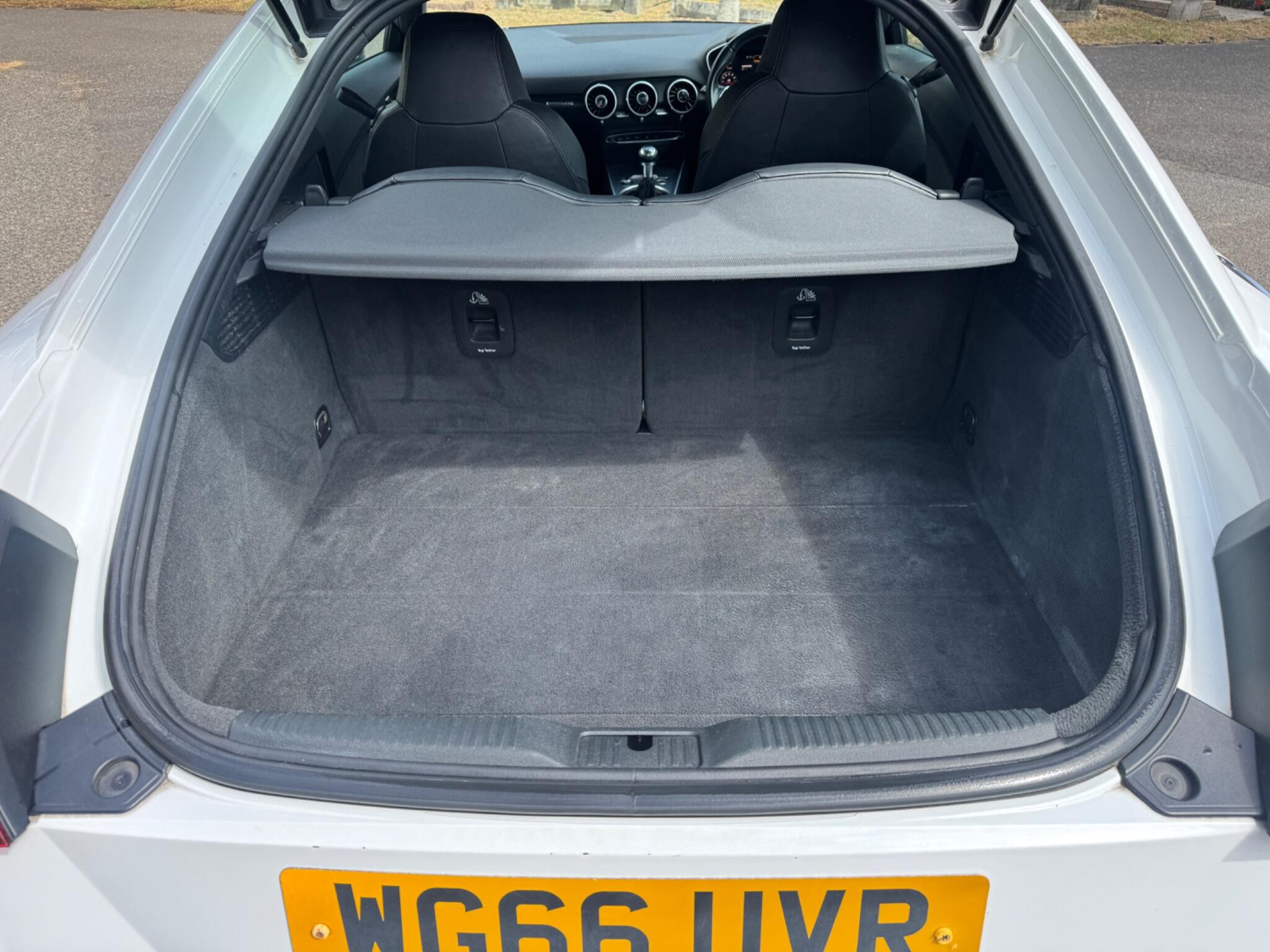 Audi TT view 57