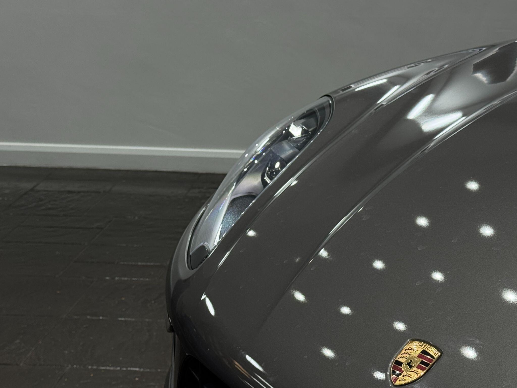 Porsche Macan view 9