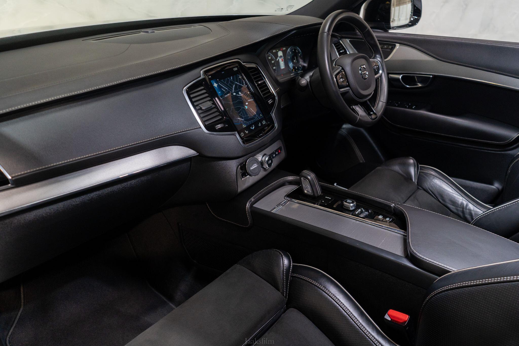 Volvo XC90 view 16