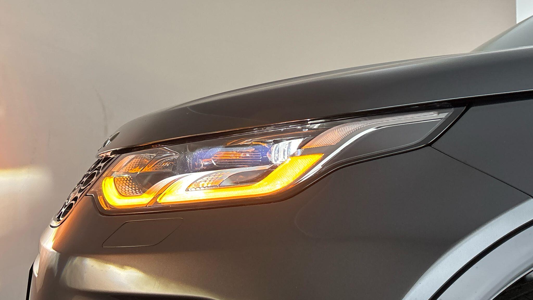 Land Rover Discovery Sport view 24